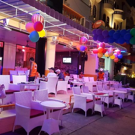 Doubleshot Guesthouse Jomtien Pattaya Exteriör bild