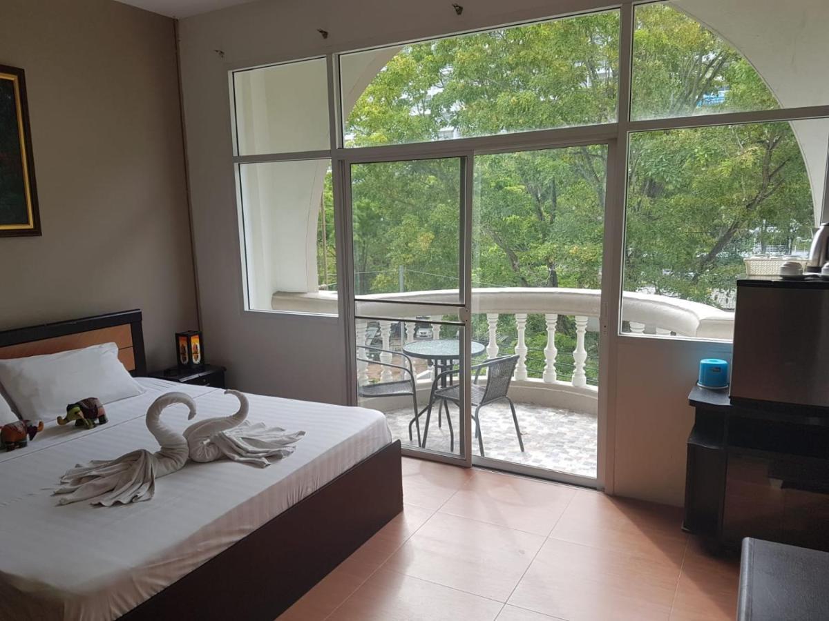 Doubleshot Guesthouse Jomtien Pattaya Exteriör bild