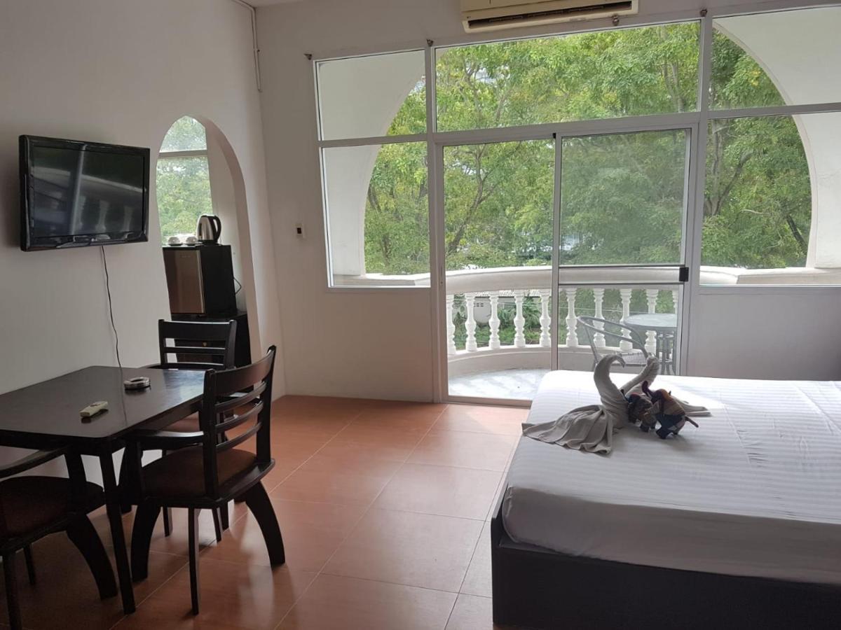 Doubleshot Guesthouse Jomtien Pattaya Exteriör bild