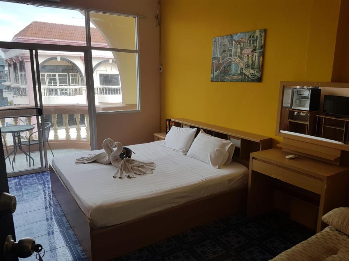 Doubleshot Guesthouse Jomtien Pattaya Exteriör bild
